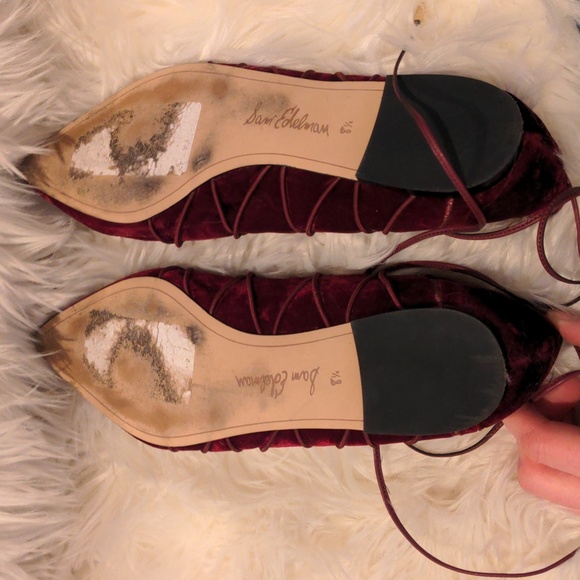 Burgundy velvet pointed toe lace-up flats - Picture 3 of 5